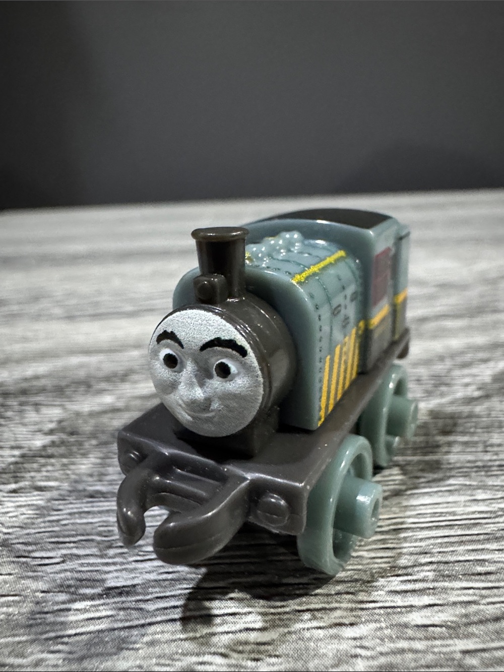 Thomas & Friends | Thomas the Tank Engine Minis: Classic Porter - Mini Toy Train